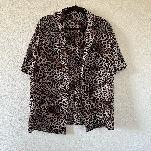 Cheetah Print Collar Button Up Short Sleeve Shirt Women Fits Medium - Picture 1 of 5
